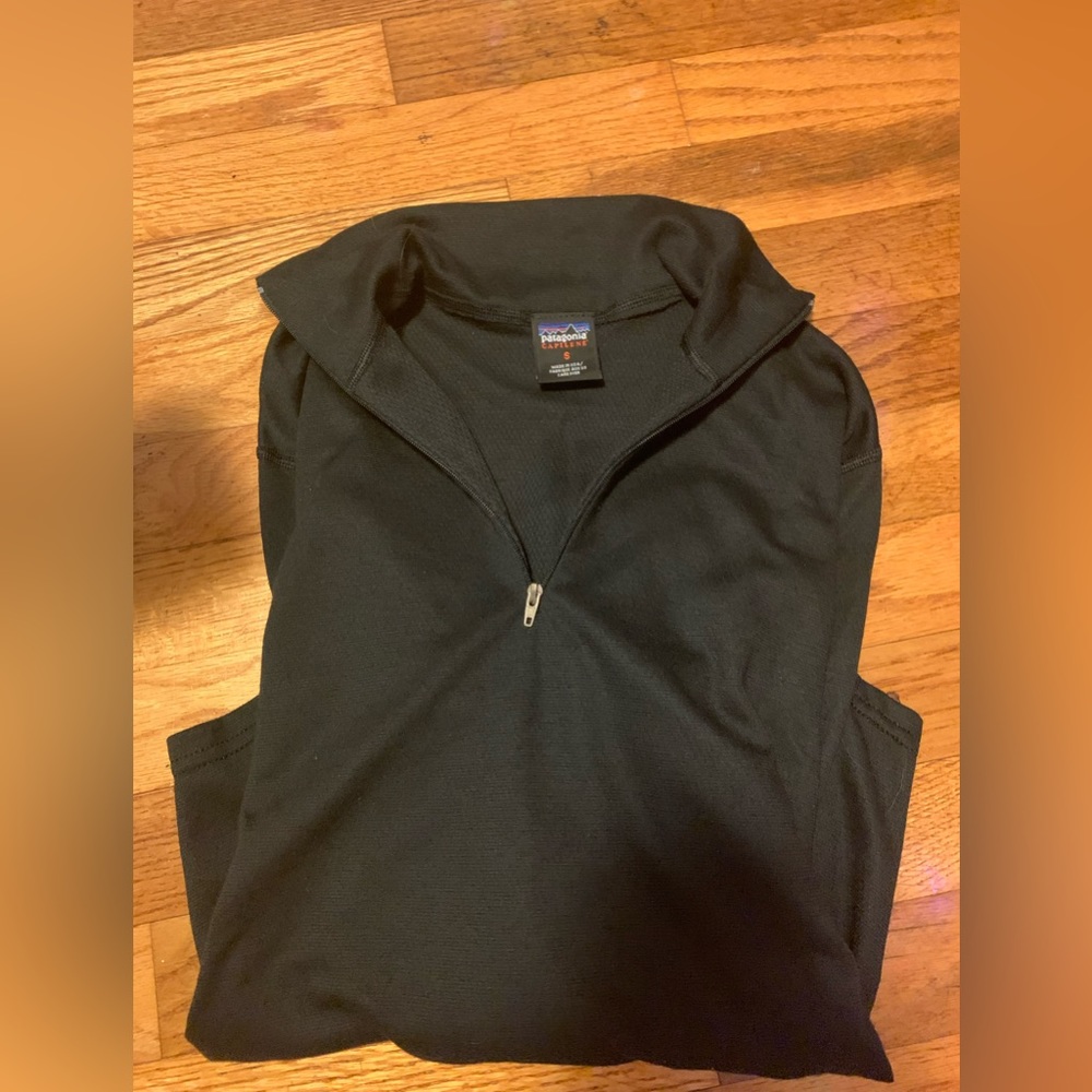 Patagonia women’s capilene 1/4 zip, black